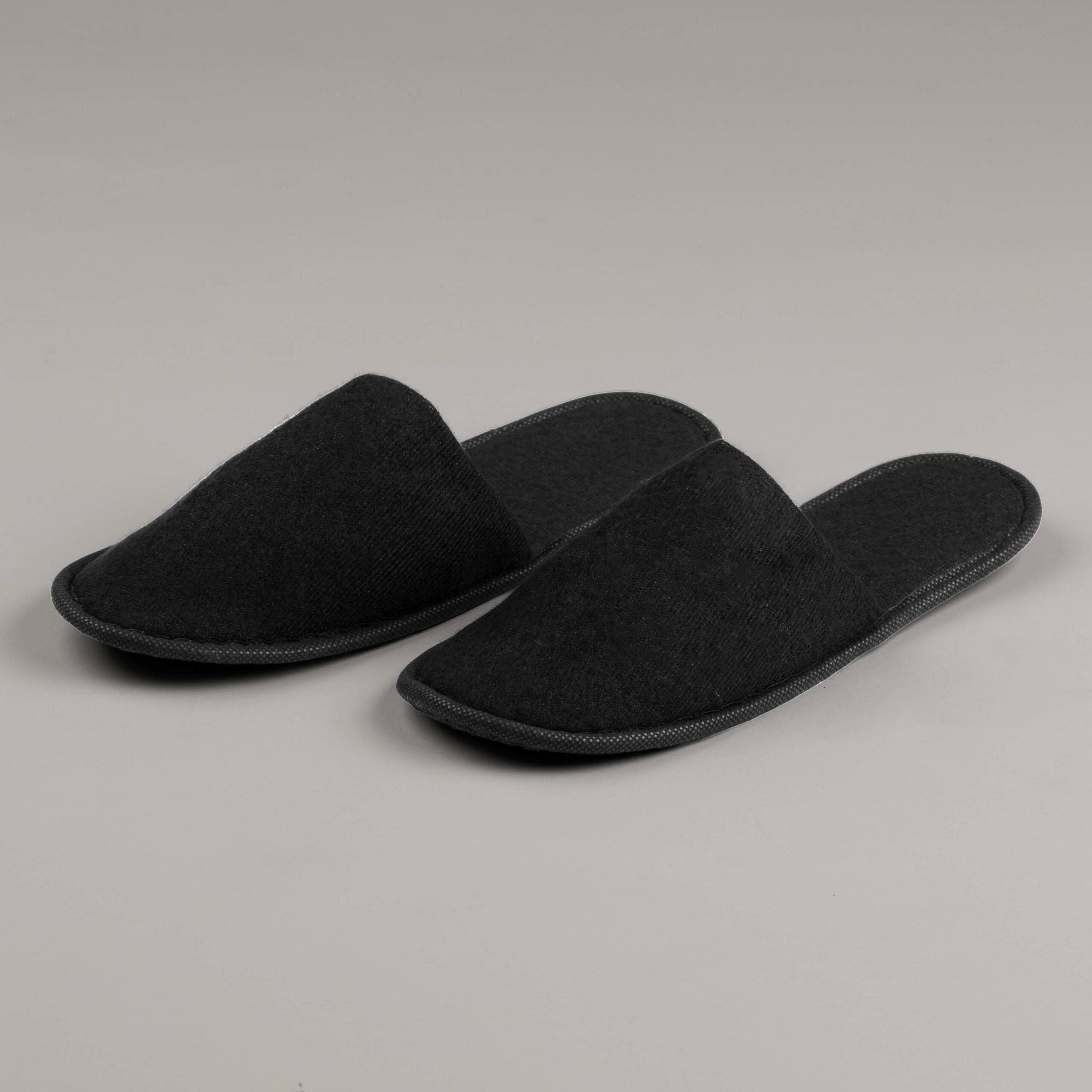 Hotelové pantofle BASIC NAP CLOTH 30 cm protiskluzové černé