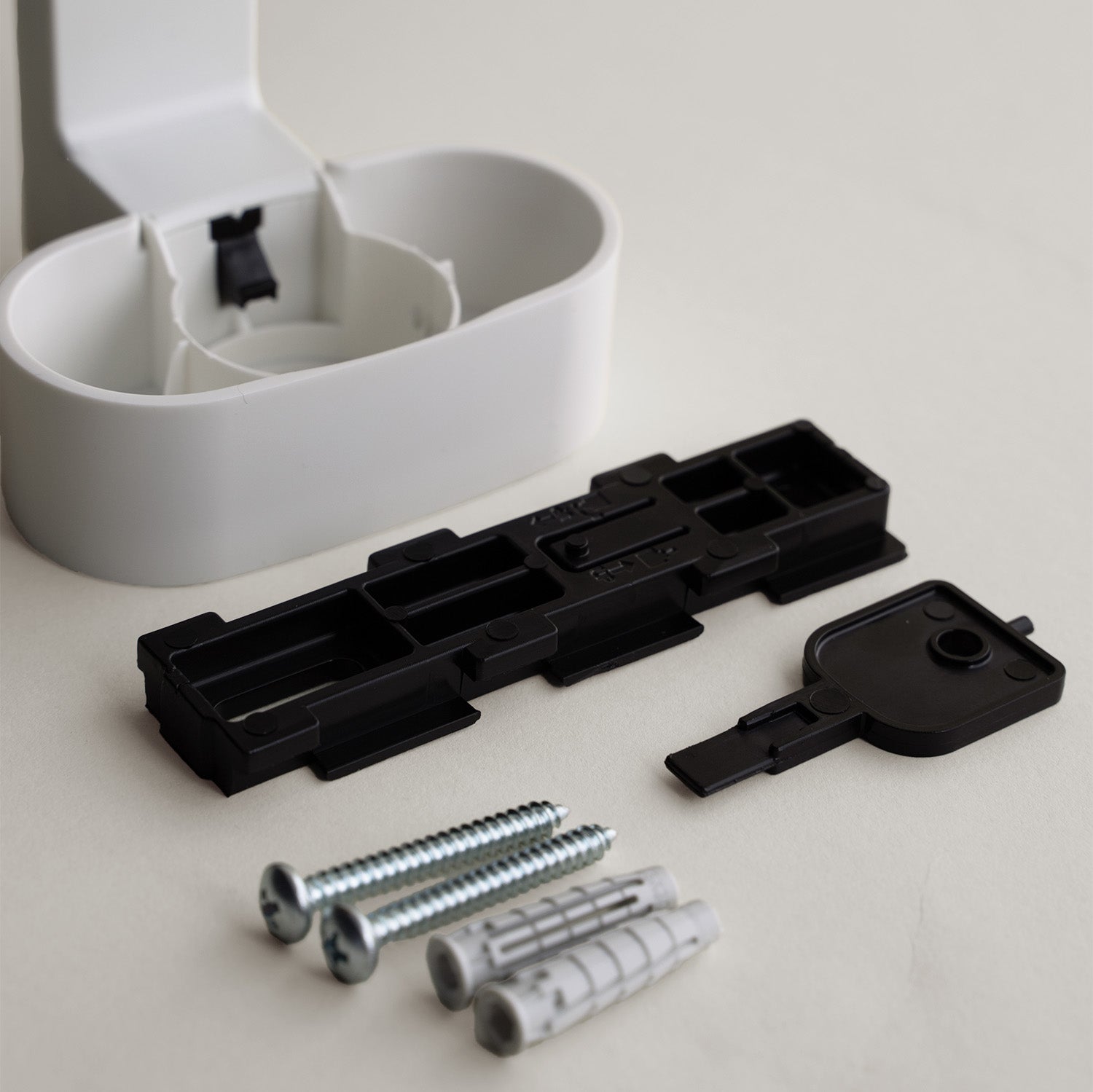 beONE 400 ml Dispensing System with Lockable Holder, White