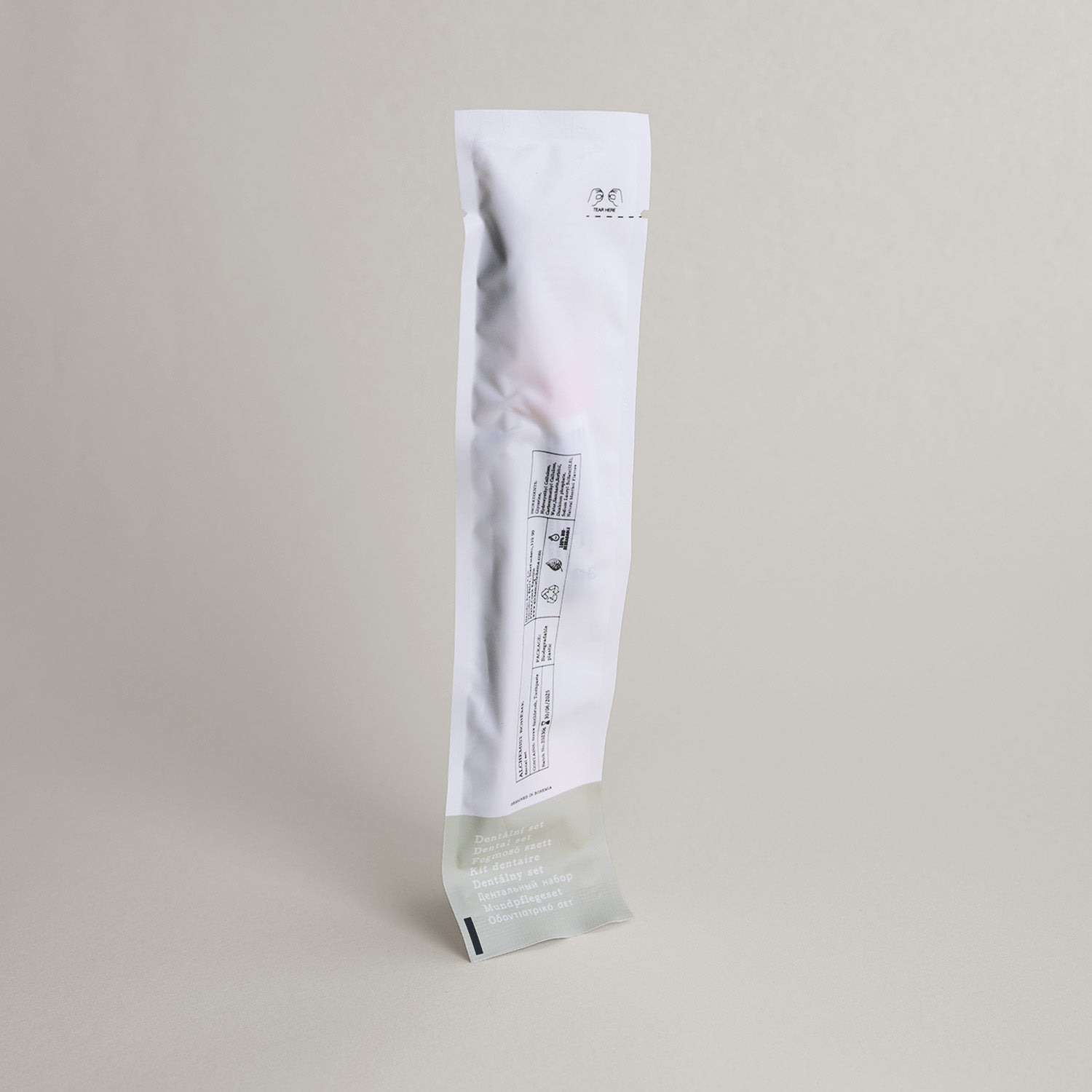 DENTAL KIT IN AN ECO-FRIENDLY BAG